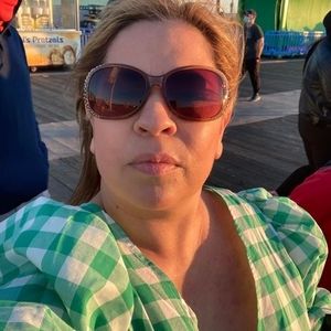 Meet your Posher, Fabiola